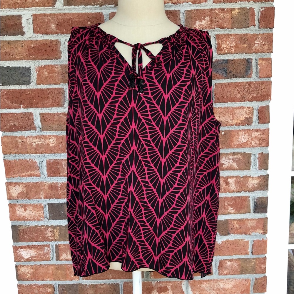 Escapada Sleeveless V-Neck Blouse with Beaded Ties